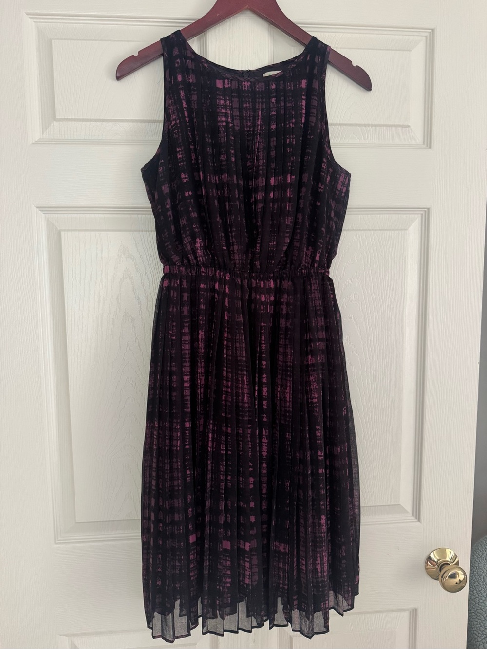 Banana Republic Black and Purple Pleated Midi Dress - Size 4